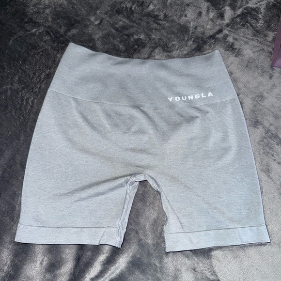 YoungLA CORE SEAMLESS SHORTS - Picture 4 of 4